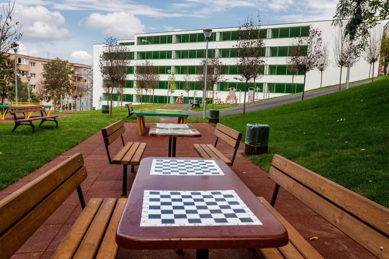 Appartement Igi White Flat With Free Private Parking à Cluj-Napoca Extérieur photo